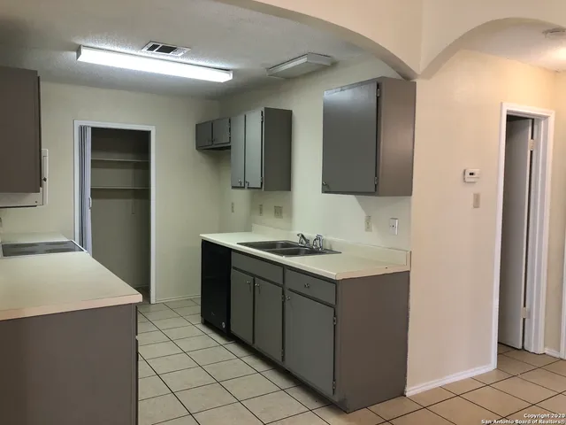 $1,400 | 10130 Pebblestone, San Antonio, TX 78250