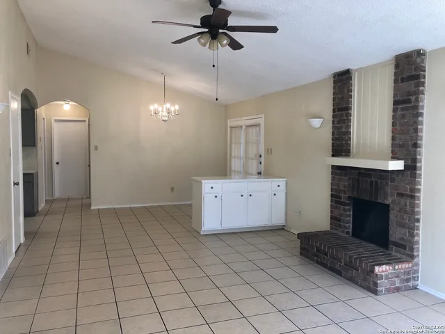 $1,400 | 10130 Pebblestone, San Antonio, TX 78250