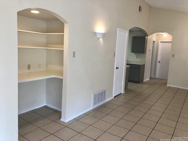 $1,400 | 10130 Pebblestone, San Antonio, TX 78250