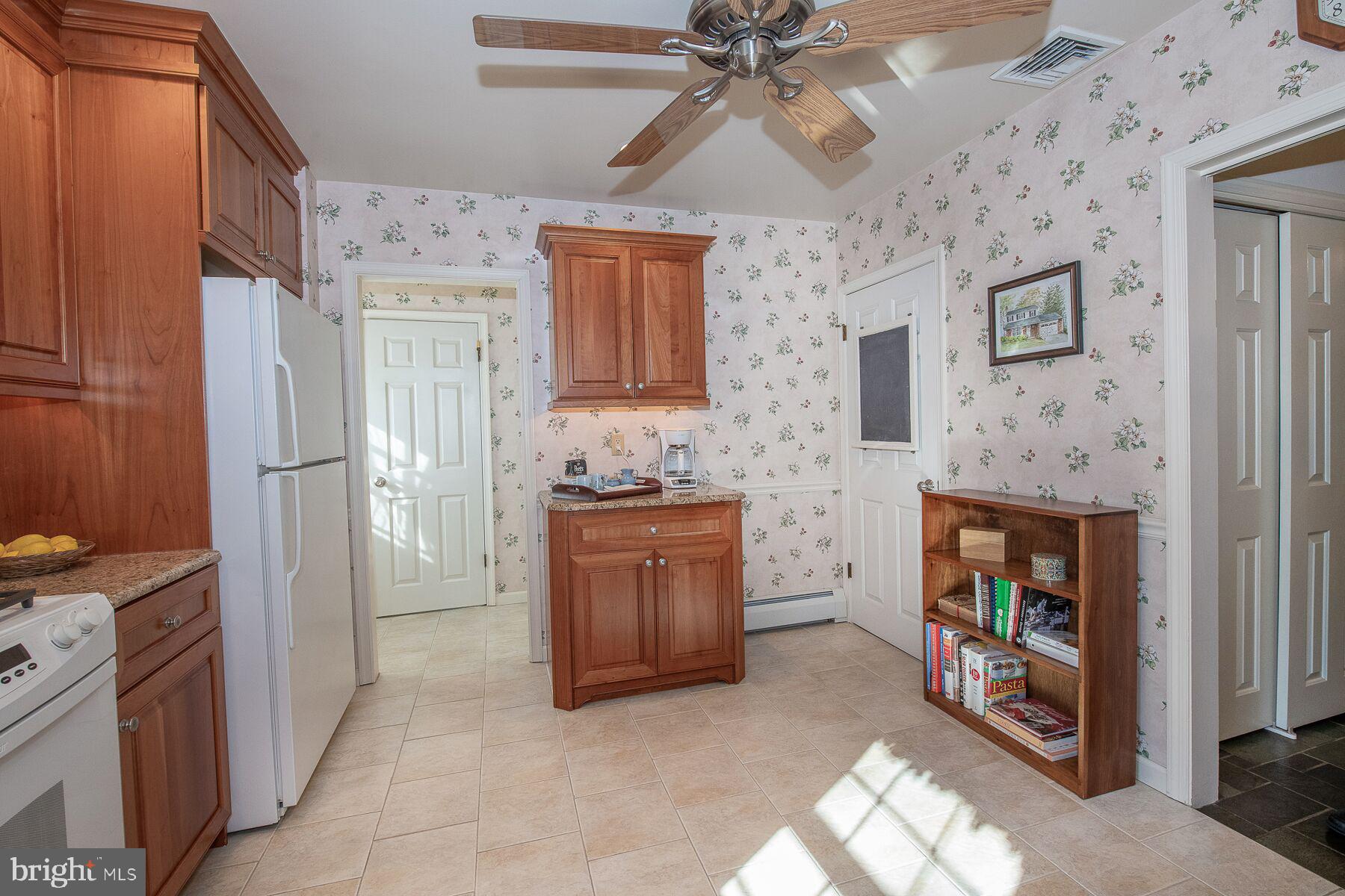 319 Dundee Place Devon, PA 19333 - Photo 13 of 39 Kitchen