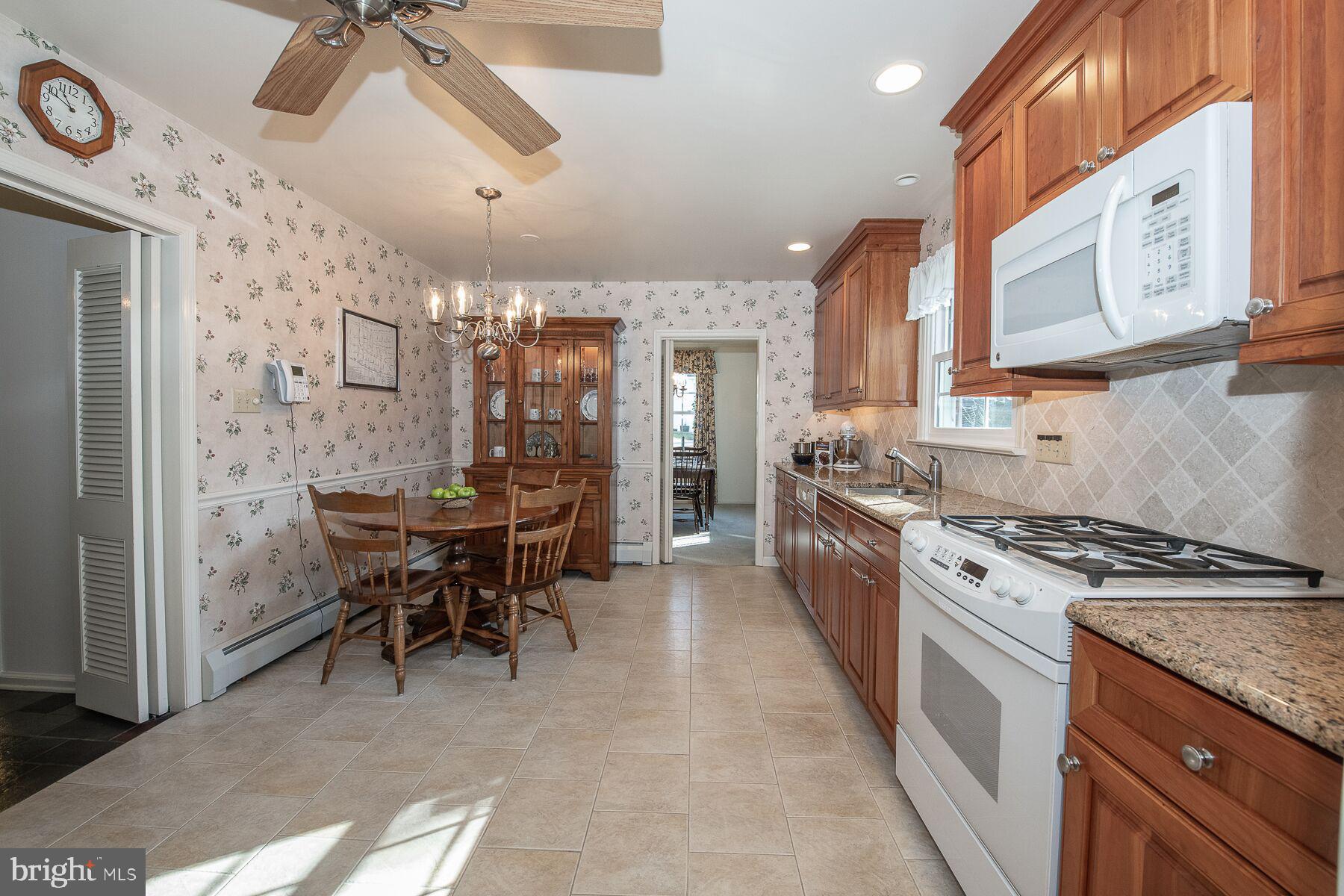 319 Dundee Place Devon, PA 19333 - Photo 14 of 39 Kitchen