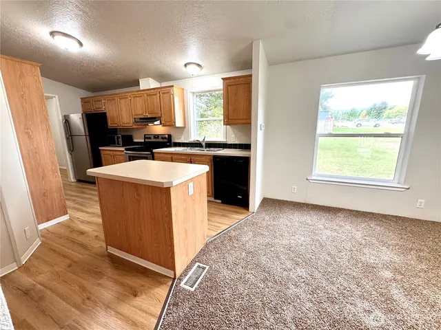 $299,999 | 21 West Freedom Lane, Shelton, WA 98584