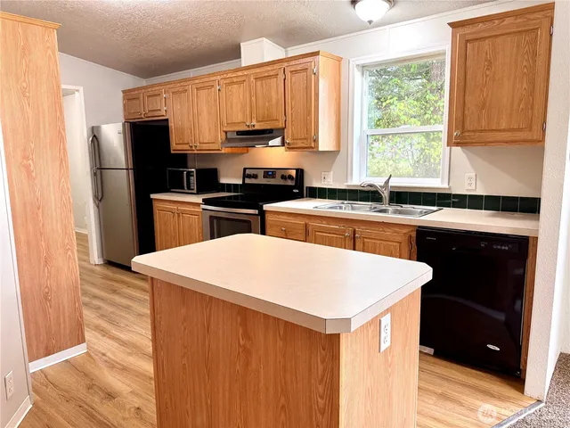 $299,999 | 21 West Freedom Lane, Shelton, WA 98584