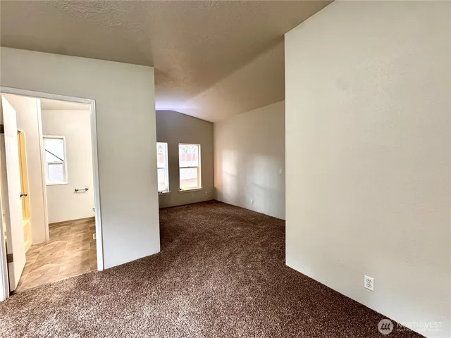 $299,999 | 21 West Freedom Lane, Shelton, WA 98584