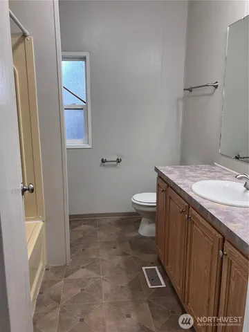 $299,999 | 21 West Freedom Lane, Shelton, WA 98584