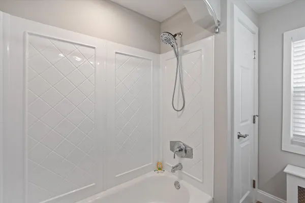 $4,995 | 4 Geneva Street, Manchester, NH 03102