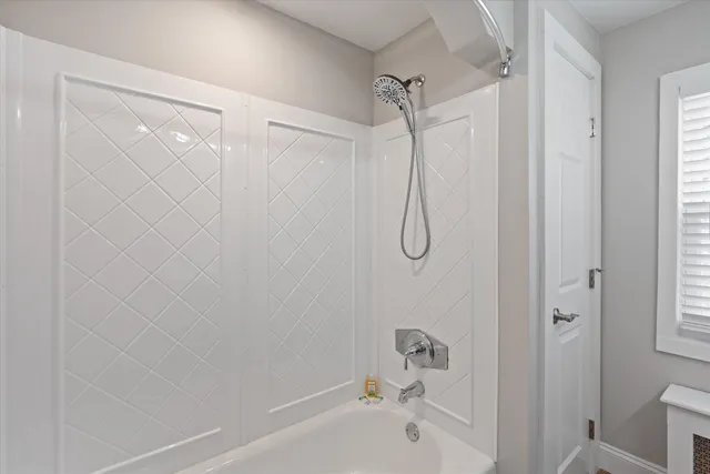 $4,995 | 4 Geneva Street, Manchester, NH 03102