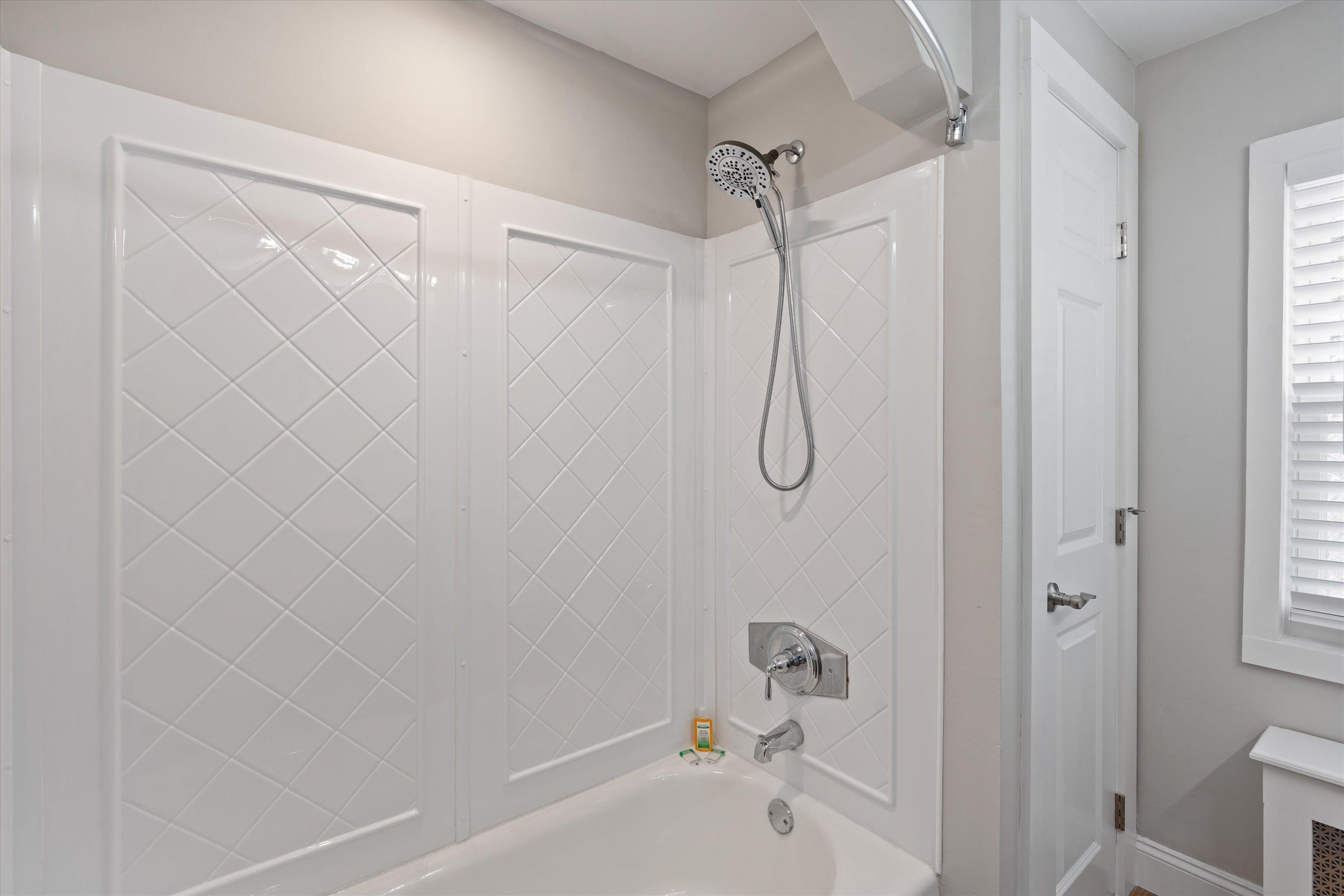 4 Geneva Street Manchester, NH 03102 - Photo 23 of 37