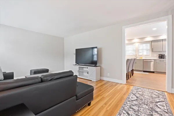 $4,995 | 4 Geneva Street, Manchester, NH 03102