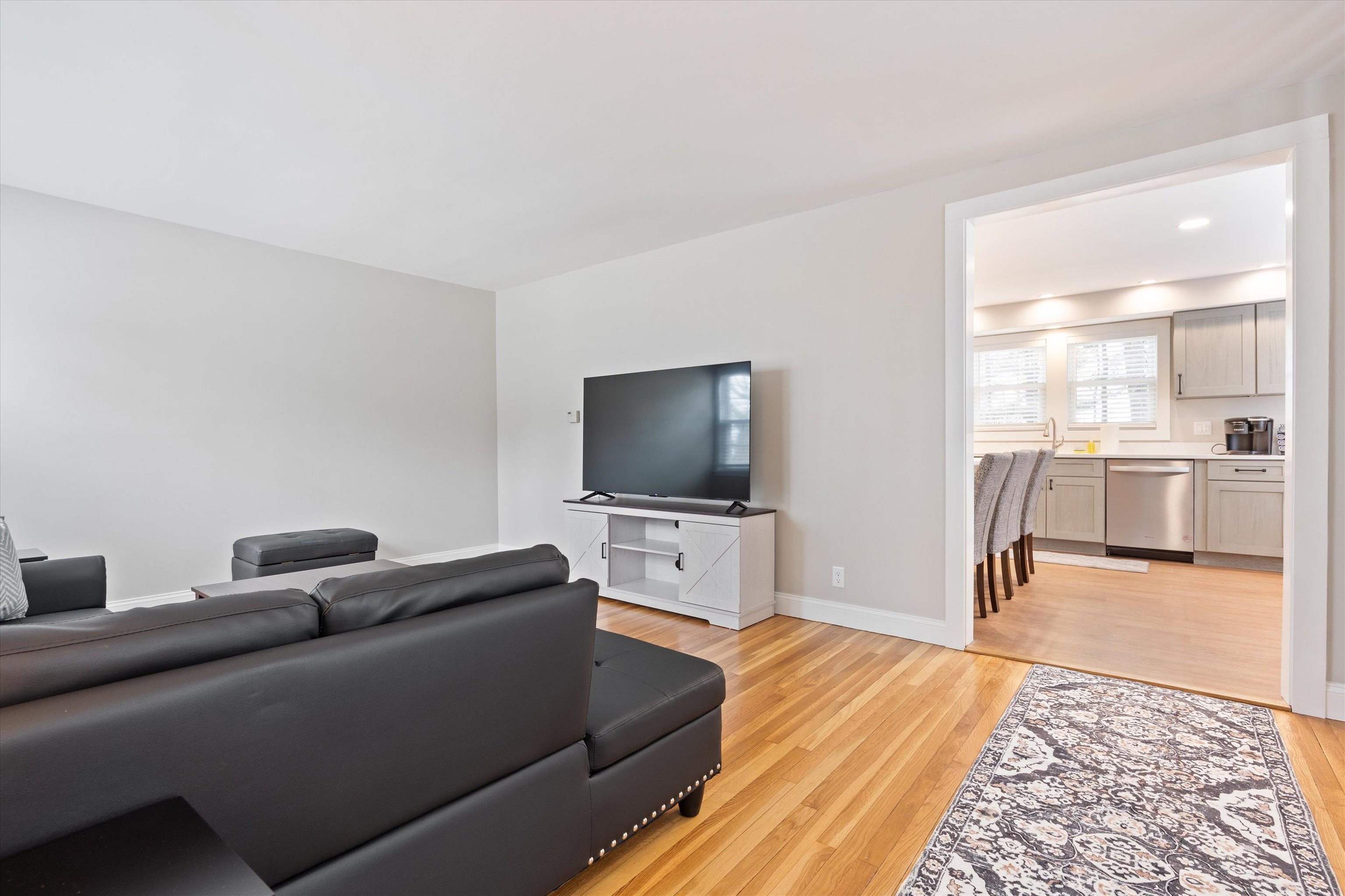 4 Geneva Street Manchester, NH 03102 - Photo 7 of 37