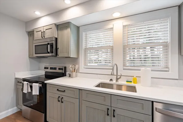 $4,995 | 4 Geneva Street, Manchester, NH 03102