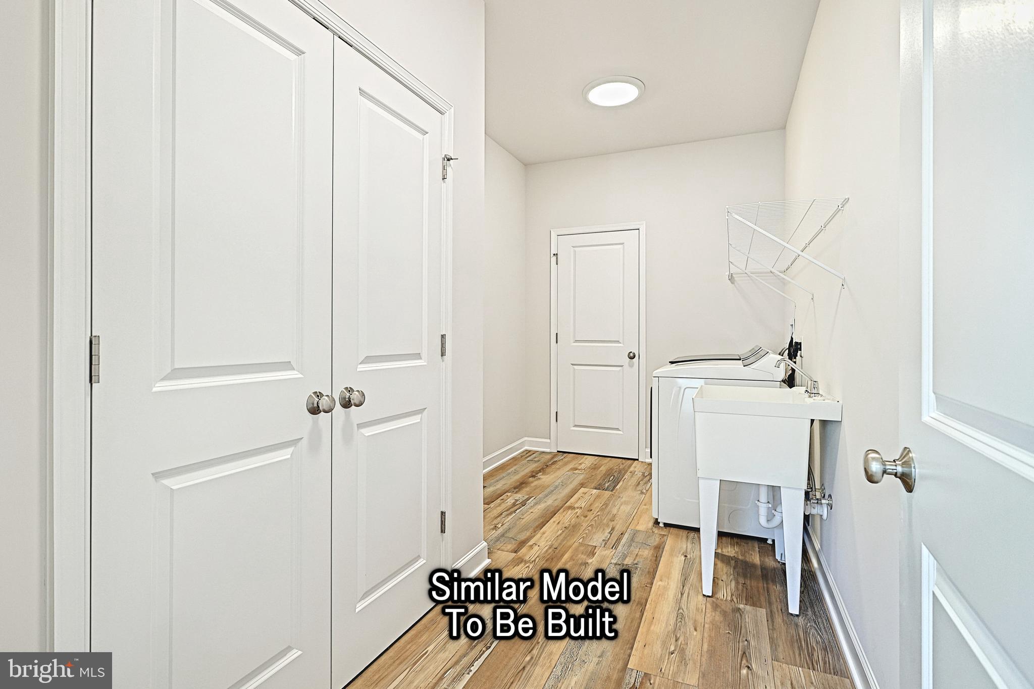 35 Warren Trail Fairfield, PA 17320 - Photo 59 of 67 a bedroom with a bed and a chair