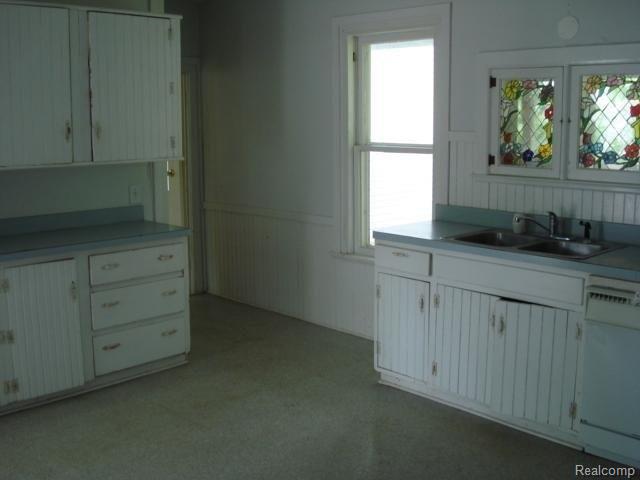 321 Prospect Street Romeo, MI 48065 - Photo 3 of 7 kitchen
