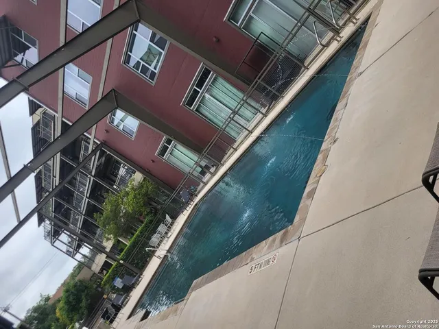 $1,800 | 831 South Flores Street, Unit 3104, San Antonio, TX 78204