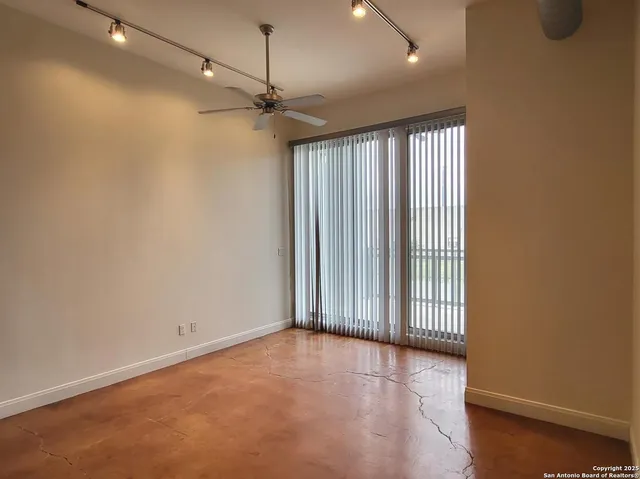 $1,800 | 831 South Flores Street, Unit 3104, San Antonio, TX 78204