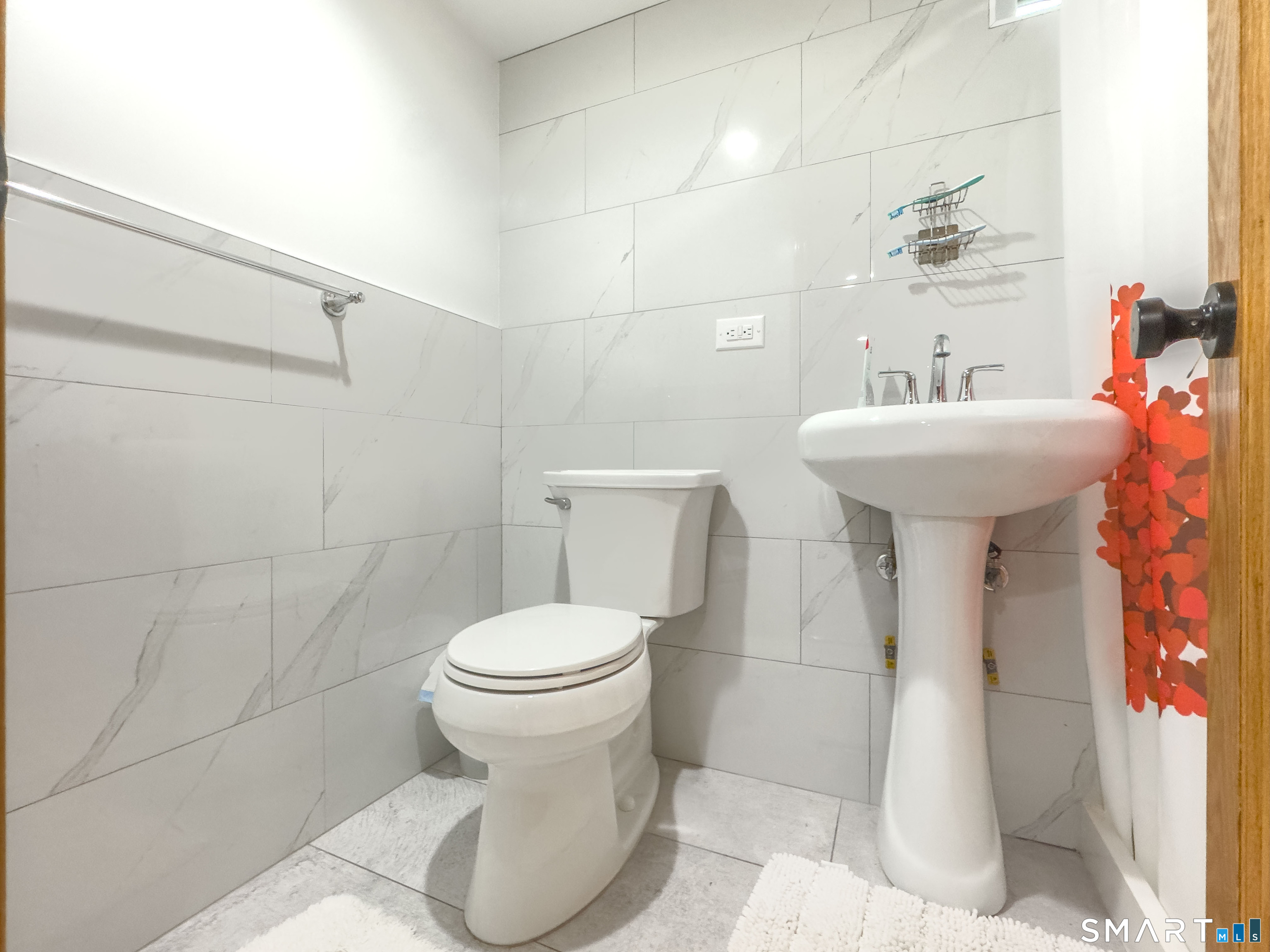 90 Seymour Street Waterbury, CT 06708 - Photo 16 of 28