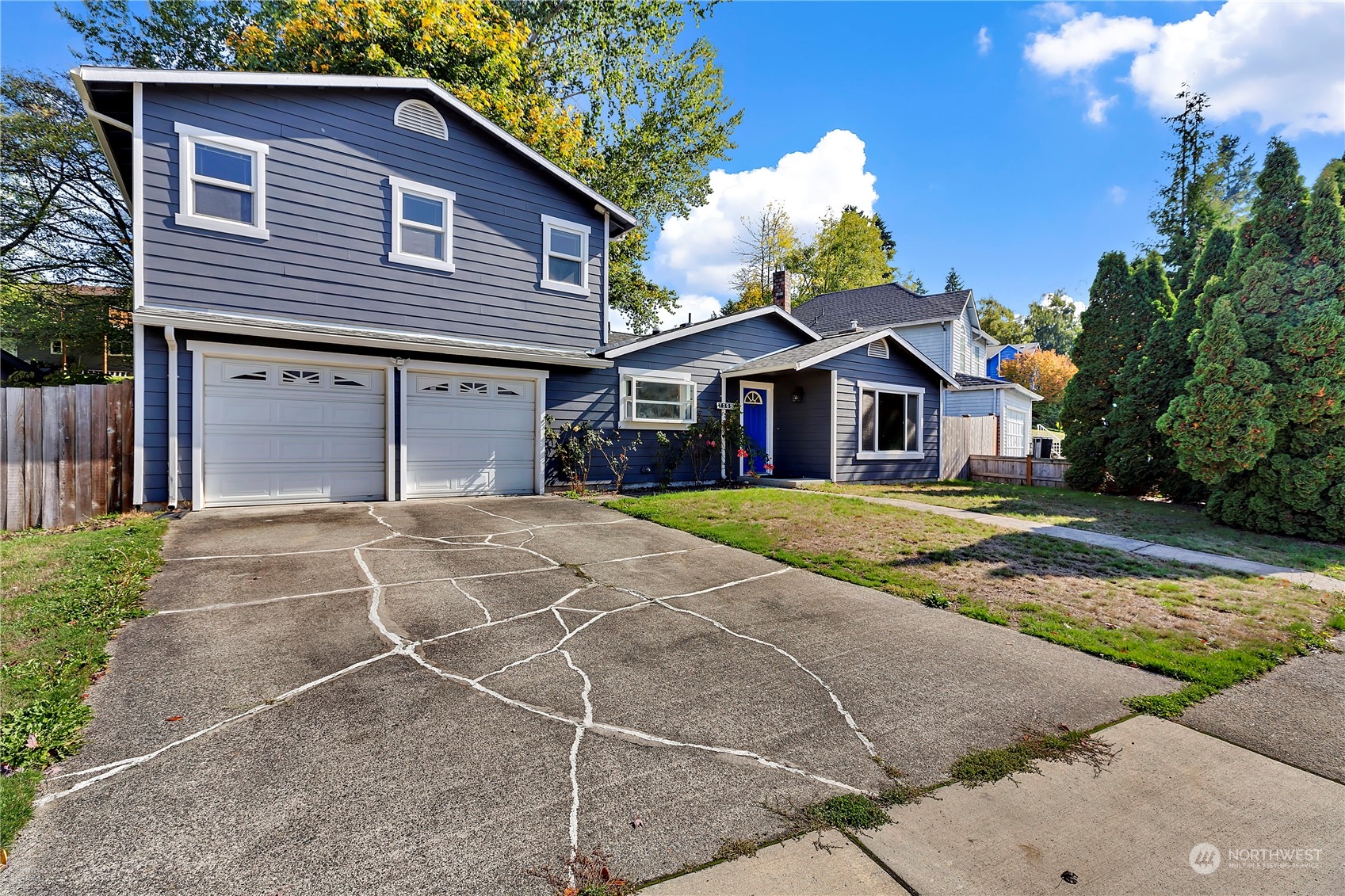 7209 6th Avenue West Everett, WA 98203 - Photo 2 of 27 a house view with a outdoor space