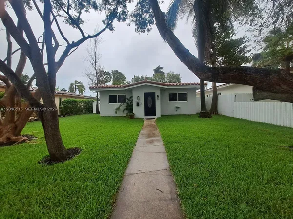 $4,600 | 1060 Tyler Street, Hollywood, FL 33019