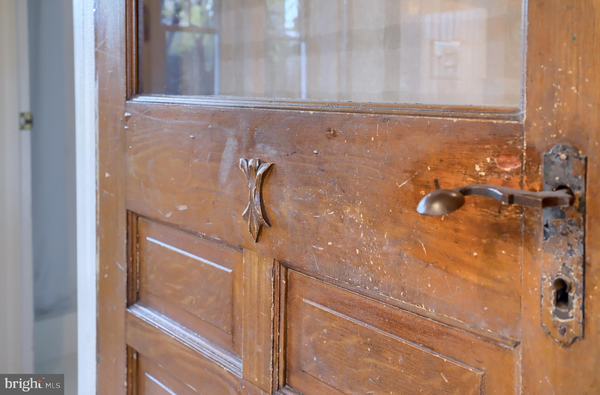 76 Greenfield Road Lancaster, PA 17602 - Photo 41 of 56 Old woodwork