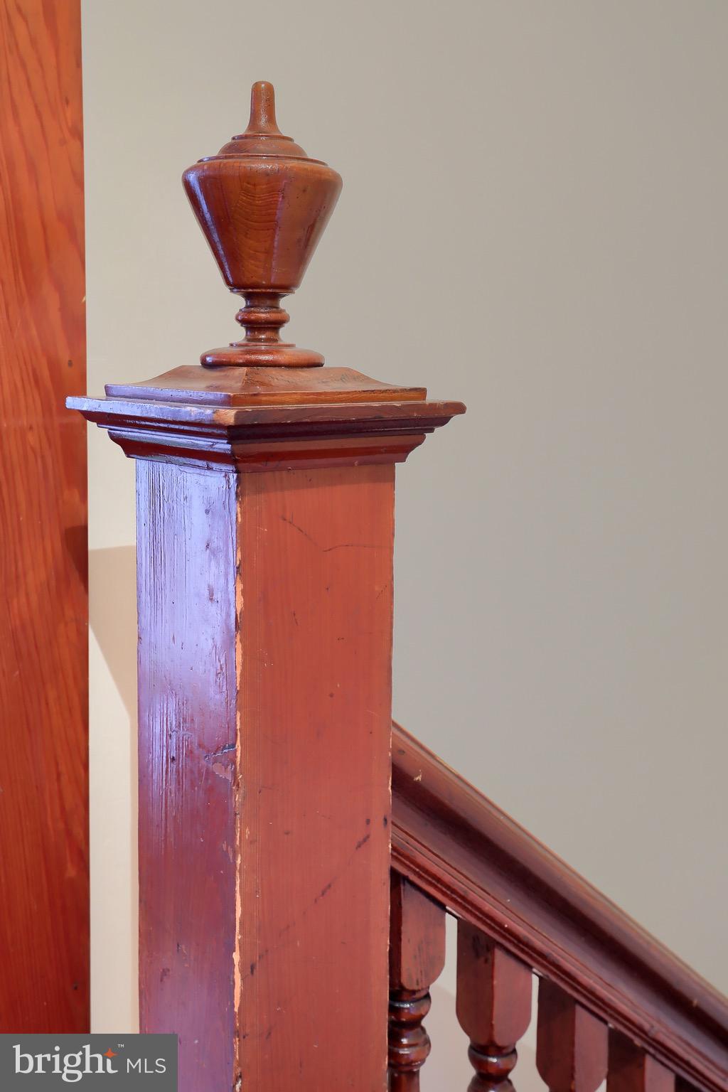 76 Greenfield Road Lancaster, PA 17602 - Photo 45 of 56 Detailed woodwork