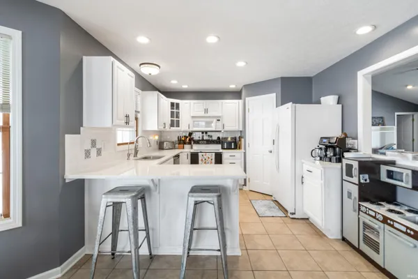 $295,000 | 3300 Indianhill Drive, Muncie, IN 47302