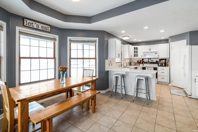 $309,900 | 3300 Indianhill Drive, Muncie, IN 47302