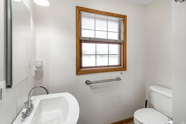 $309,900 | 3300 Indianhill Drive, Muncie, IN 47302