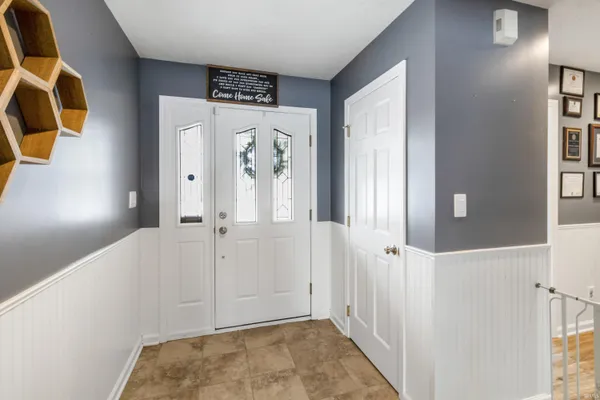 $295,000 | 3300 Indianhill Drive, Muncie, IN 47302