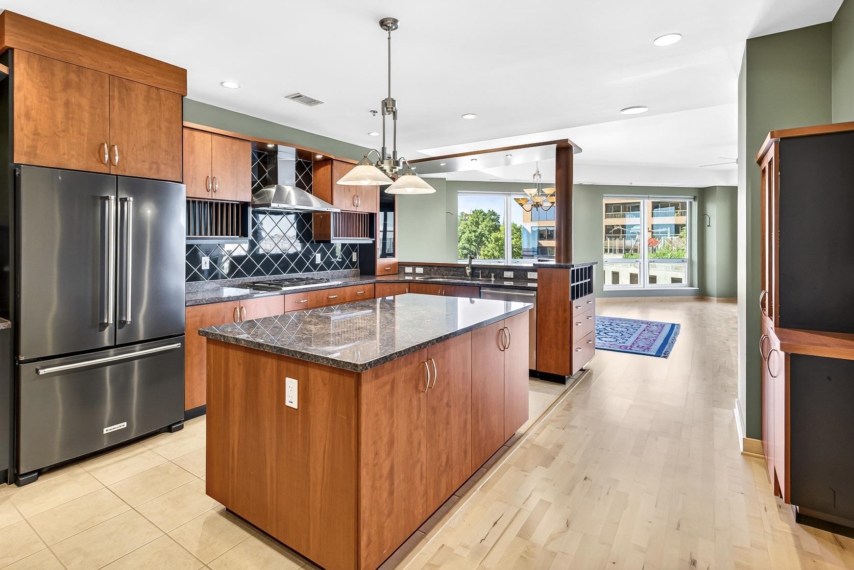 125 North Hamilton Street, Unit 806 Madison, WI 53703 - Photo 41 of 50