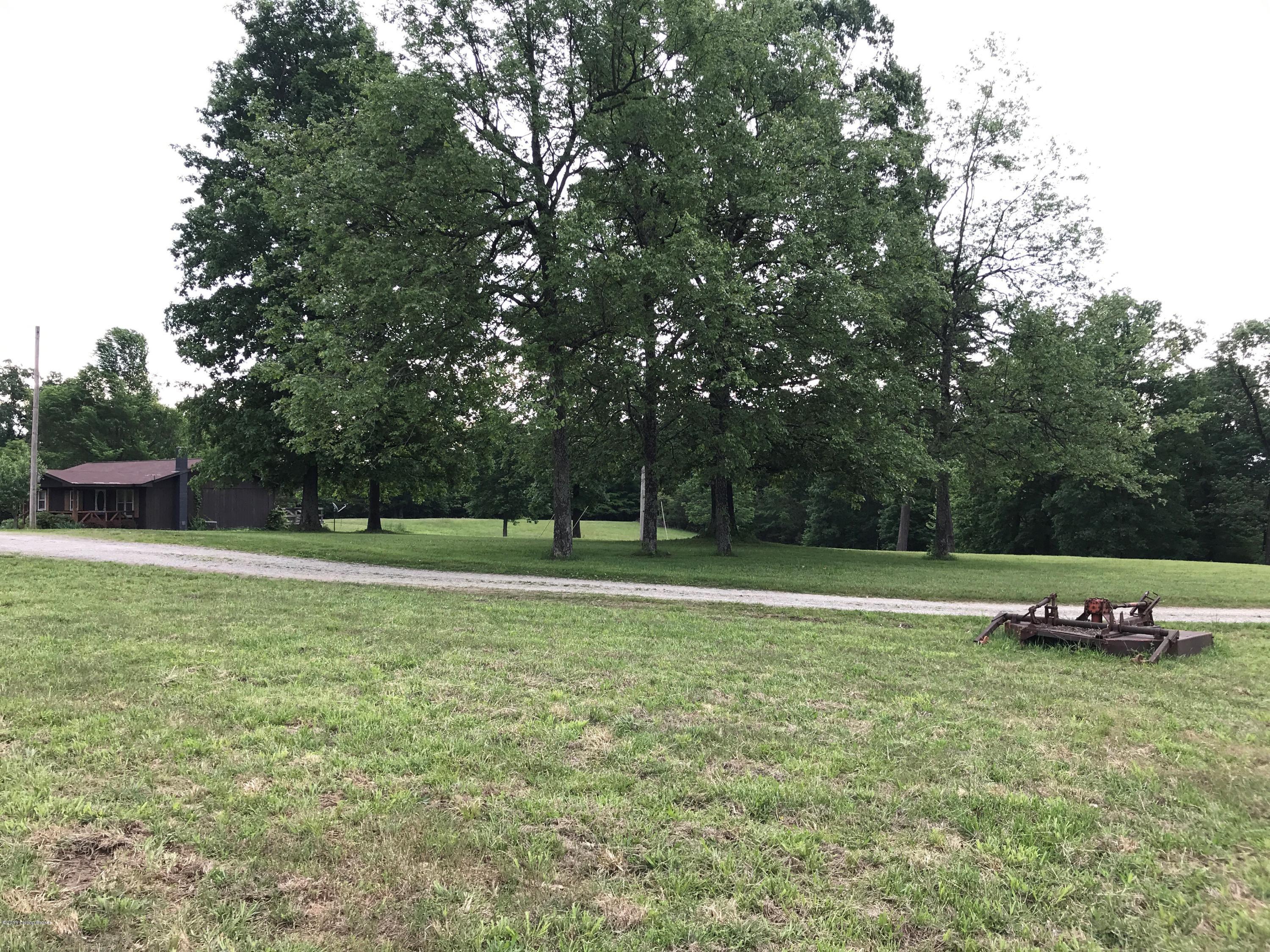 806 Old Davis Road Shepherdsville, KY 40165 - Photo 4 of 12 803 Old Davis Rd 2