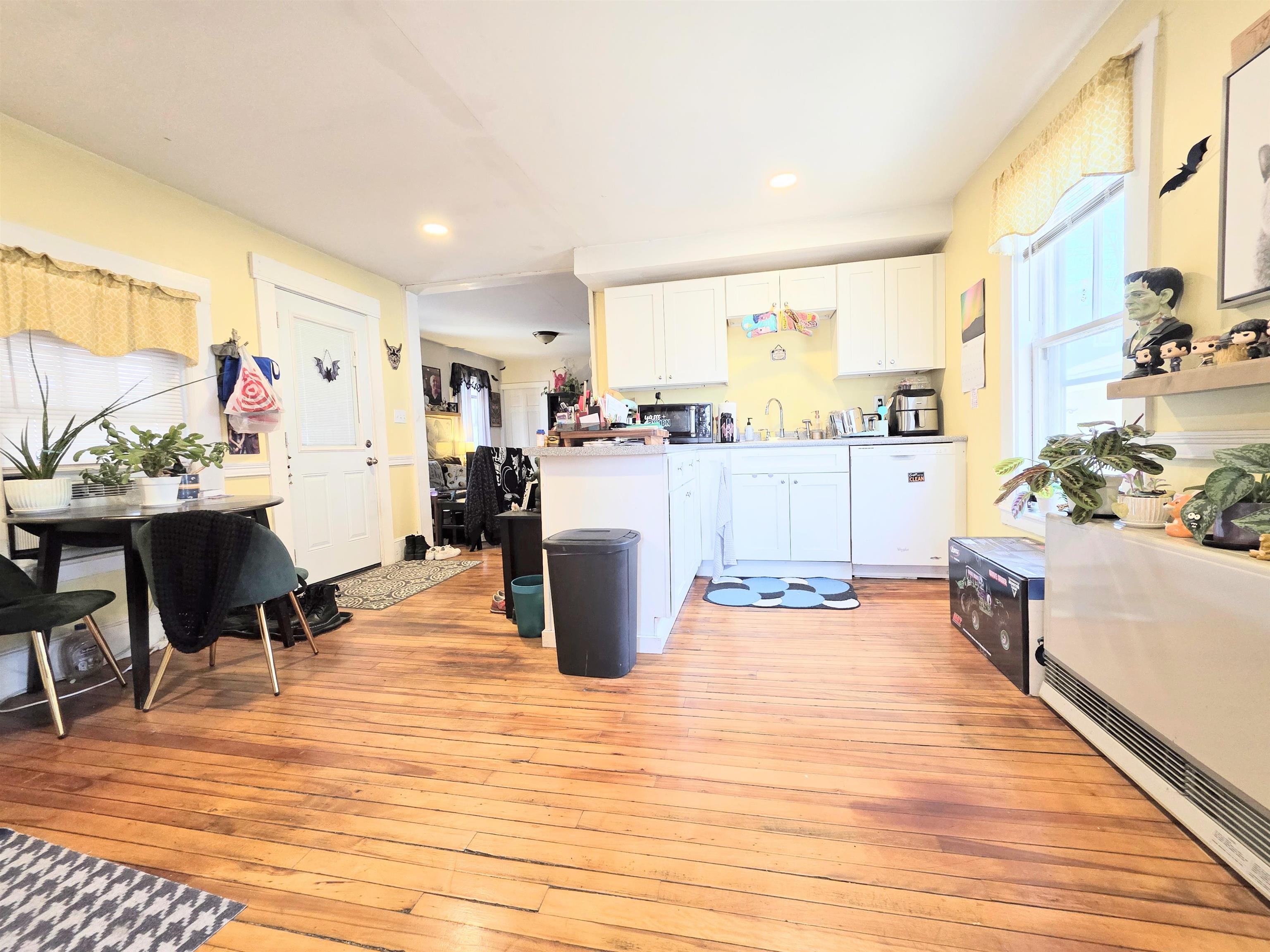 19 Sanders Street Concord, NH 03303 - Photo 6 of 27