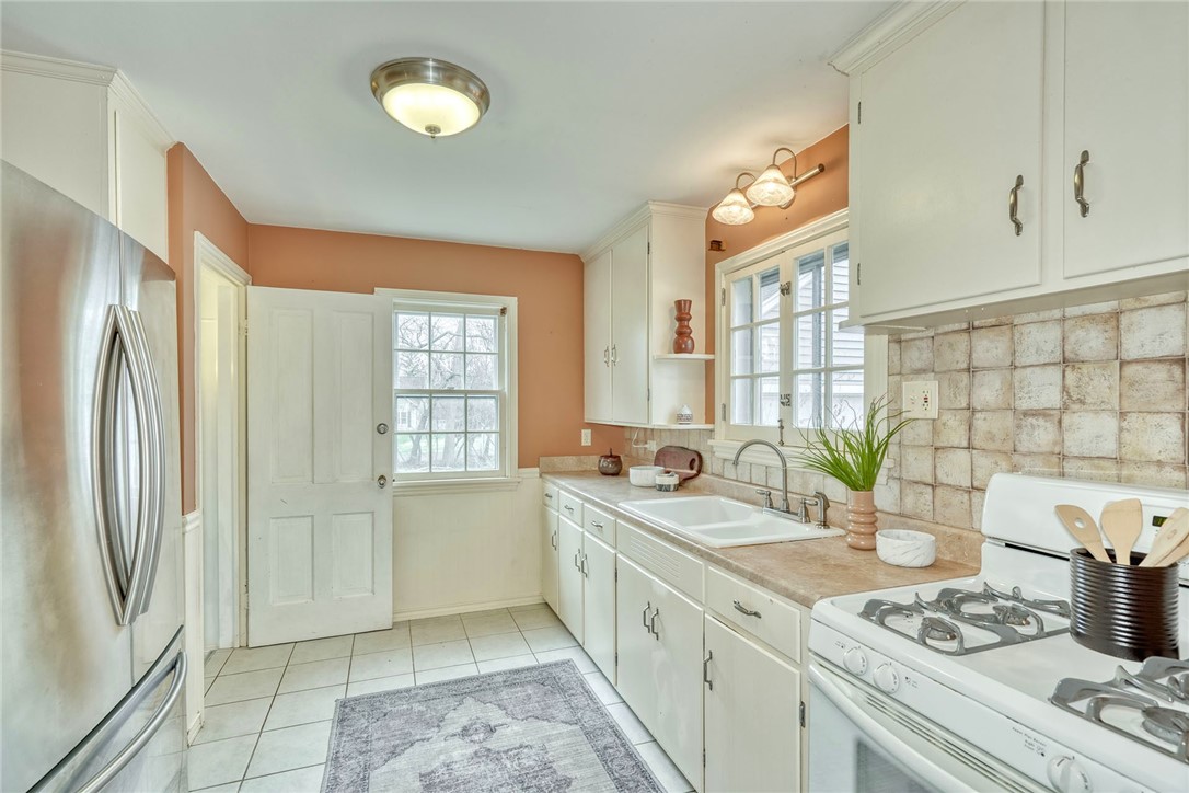 1967 Penfield Road Penfield, NY 14526 - Photo 14 of 38