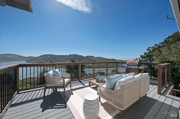 $1,050,000 | 10050 Bonita Avenue, Jenner, CA 95450