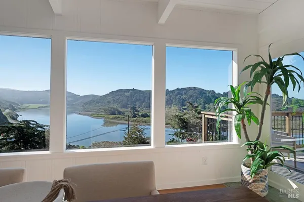 $1,050,000 | 10050 Bonita Avenue, Jenner, CA 95450