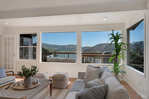 $1,050,000 | 10050 Bonita Avenue, Jenner, CA 95450