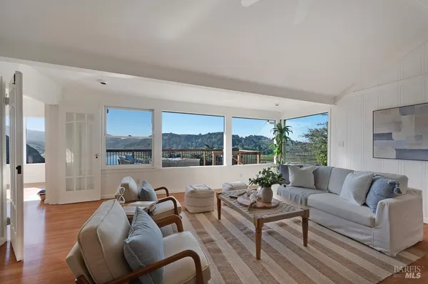 $1,050,000 | 10050 Bonita Avenue, Jenner, CA 95450