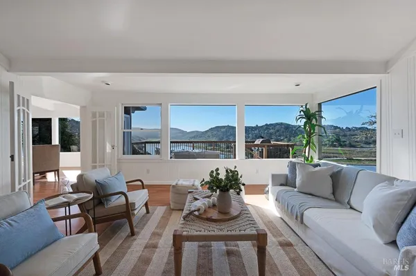 $1,050,000 | 10050 Bonita Avenue, Jenner, CA 95450