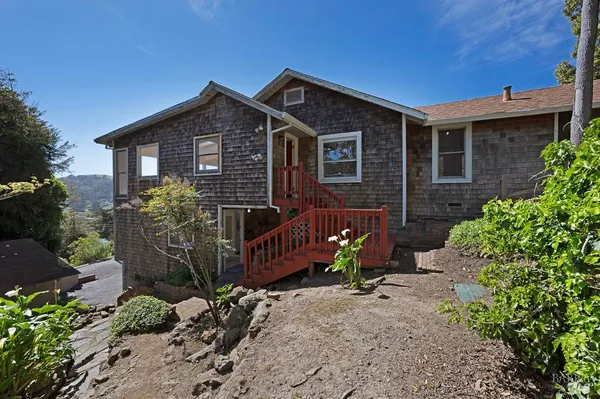 $1,050,000 | 10050 Bonita Avenue, Jenner, CA 95450