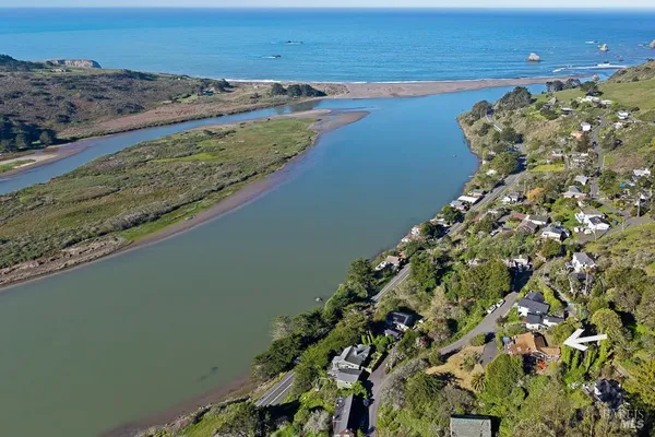 $1,050,000 | 10050 Bonita Avenue, Jenner, CA 95450