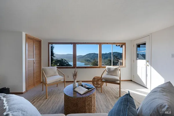 $1,050,000 | 10050 Bonita Avenue, Jenner, CA 95450