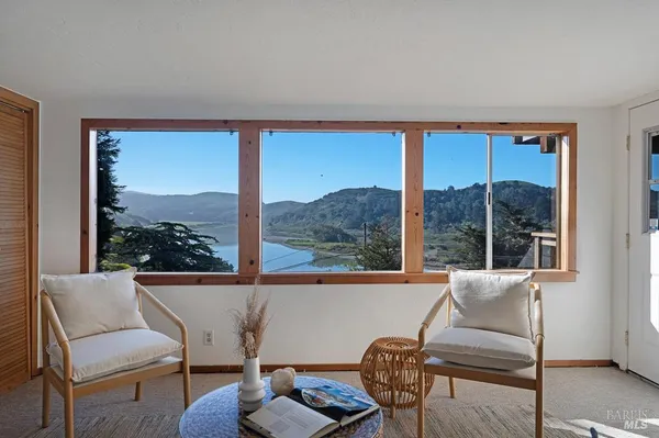 $1,050,000 | 10050 Bonita Avenue, Jenner, CA 95450