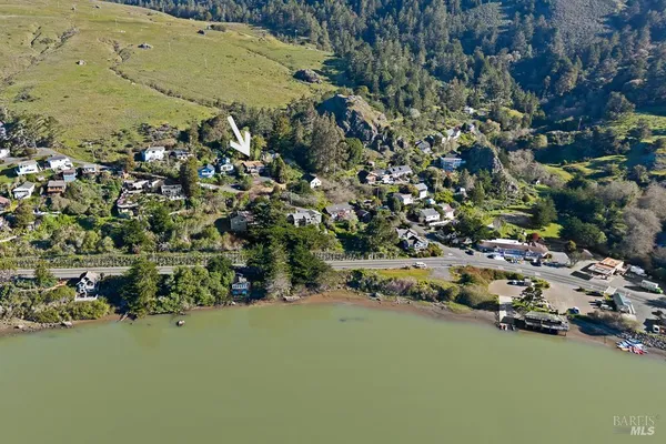 $1,050,000 | 10050 Bonita Avenue, Jenner, CA 95450