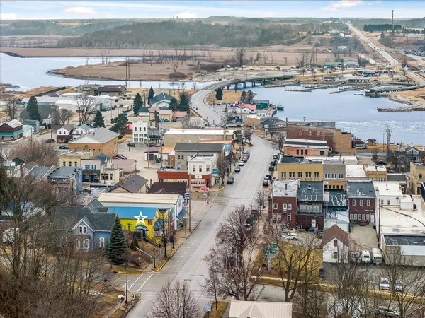 $449,400 | 517 Milwaukee Street, Kewaunee, WI 54216