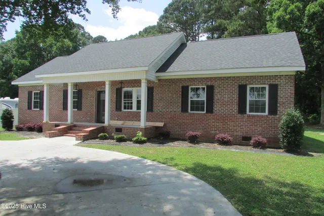 $279,500 | 1429 Isaac Weeks Road, Clinton, NC 28328