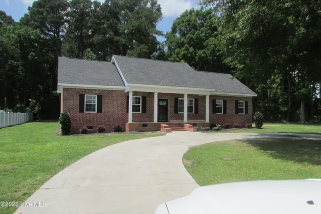 $279,500 | 1429 Isaac Weeks Road, Clinton, NC 28328