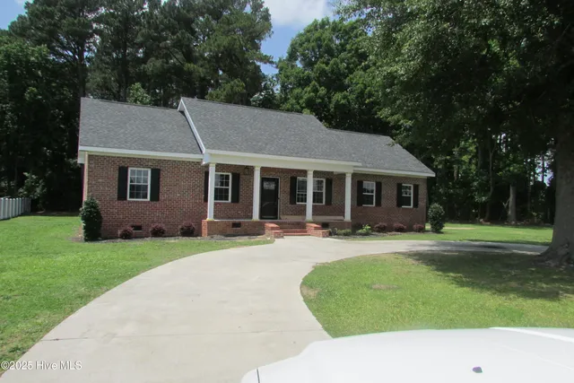 $279,500 | 1429 Isaac Weeks Road, Clinton, NC 28328