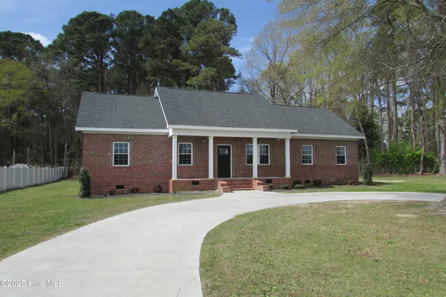 $279,500 | 1429 Isaac Weeks Road, Clinton, NC 28328