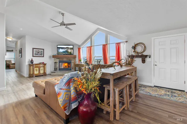 $695,000 | 161 Horseshoe Loop West, Fairfield, ID 83327