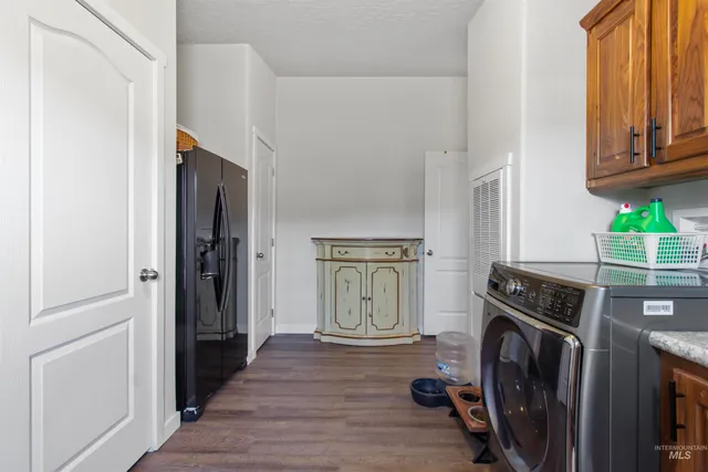 $695,000 | 161 Horseshoe Loop West, Fairfield, ID 83327