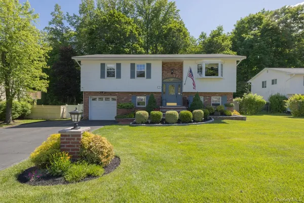 $639,000 | 6 Lighthouse Court, Tomkins Cove, NY 10986